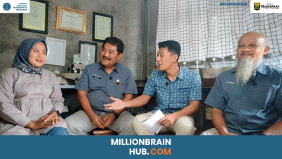 Kepala Disdagin (Dani Tarsoni) beserta Penyuluh Disdagin Kab Sukabumi (Danny Haryanto) tengah berbincang dengan pelaku Industri kopi, Piro Coffee (Sri)