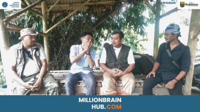 Ence Rohendi, Asep Kamho dan Rendy (Kades, Ketua Tim Pembangunan dan Warga Desa Padabeunghar)