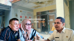 Ketua RW dan RT Urus Dokumen di UPTD Dukcapil Cibadak