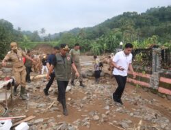 Warga 7 Desa Terdampak Banjir di Simpenan Terima Bantuan Biaya Ngontrak Rumah Rp10 Juta