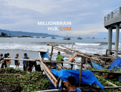 Kecewa Lihat Perahu Mogok di Bibir Wisata, Bupati Sukabumi Asep Japar Minta Pantai Palabuhanratu Ditertibkan