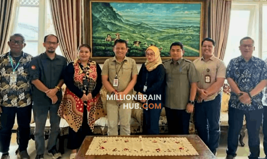 Foto bersama usai pertemuan strategis Dinas Pariwisata Kabupaten Sukabumi, dengan PT Jasa Tania Tbk, di Pendopo Sukabumi, Jumat (20/2/2026). |Foto: dok pariwisata