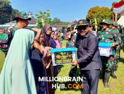 Peduli di Tengah Pembangunan, Budi Azhar Santuni Janda Jompo Usai Pembukaan TMMD ke-127