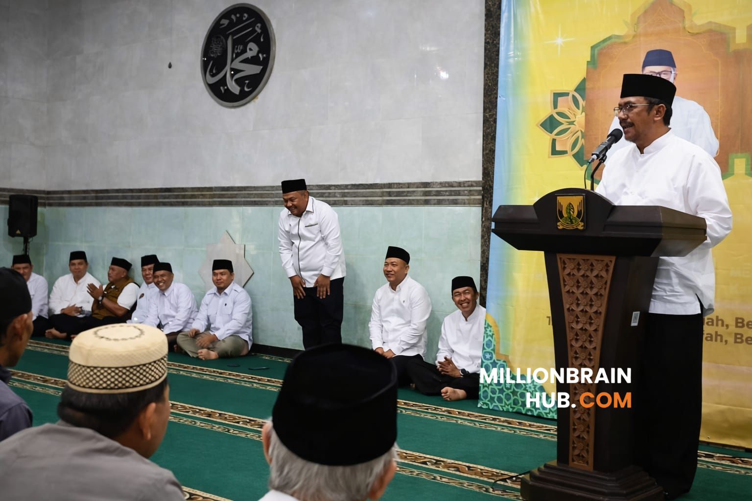 Ketua DPRD dengan Warga Cibadak