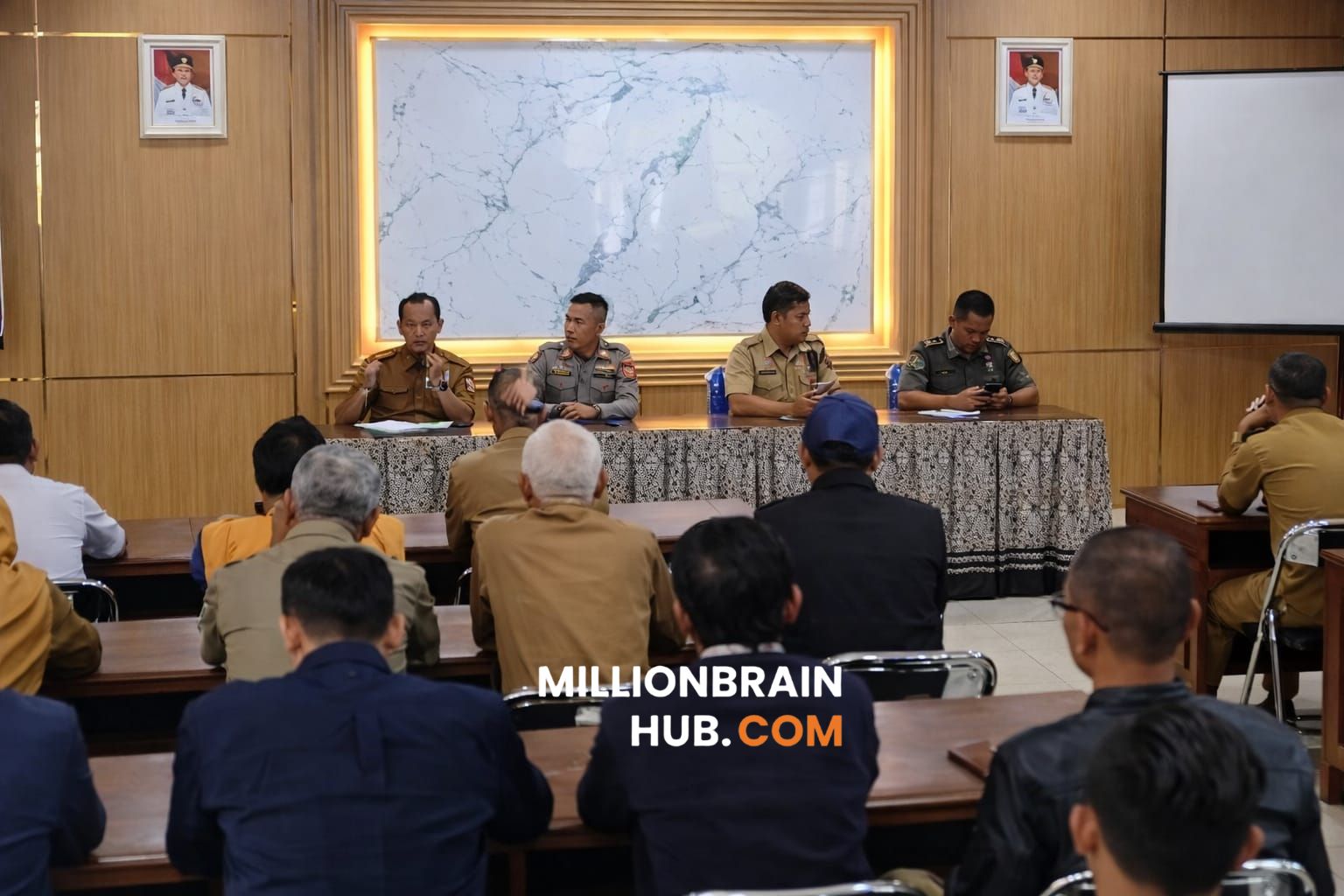 Pertemuan koordinasi yang menghadirkan berbagai pihak untuk memastikan sektor wisata di Sukabumi siap menyambut lonjakan wisatawan saat Lebaran. |Foto: Dispar