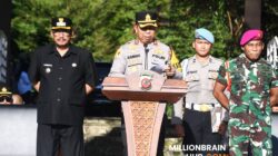 Kapolres Sukabumi, AKBP Samian, saat Apel Gelar Pasukan Operasi Kepolisian Terpusat Ketupat Lodaya 2026 dalam rangka pengamanan perayaan Idulfitri 1447 Hijriah di Lapangan Cangehgar, Kamis (12/3/2026). |Foto: dokpim