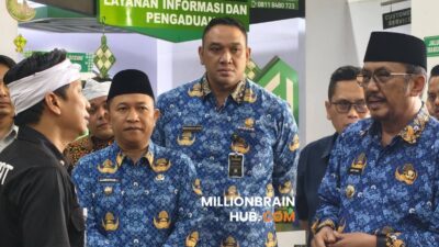 Asep Japar saat meninjau pelayanan di Samsat Cibadak, Jumat (17/04/2026). |Foto: ist