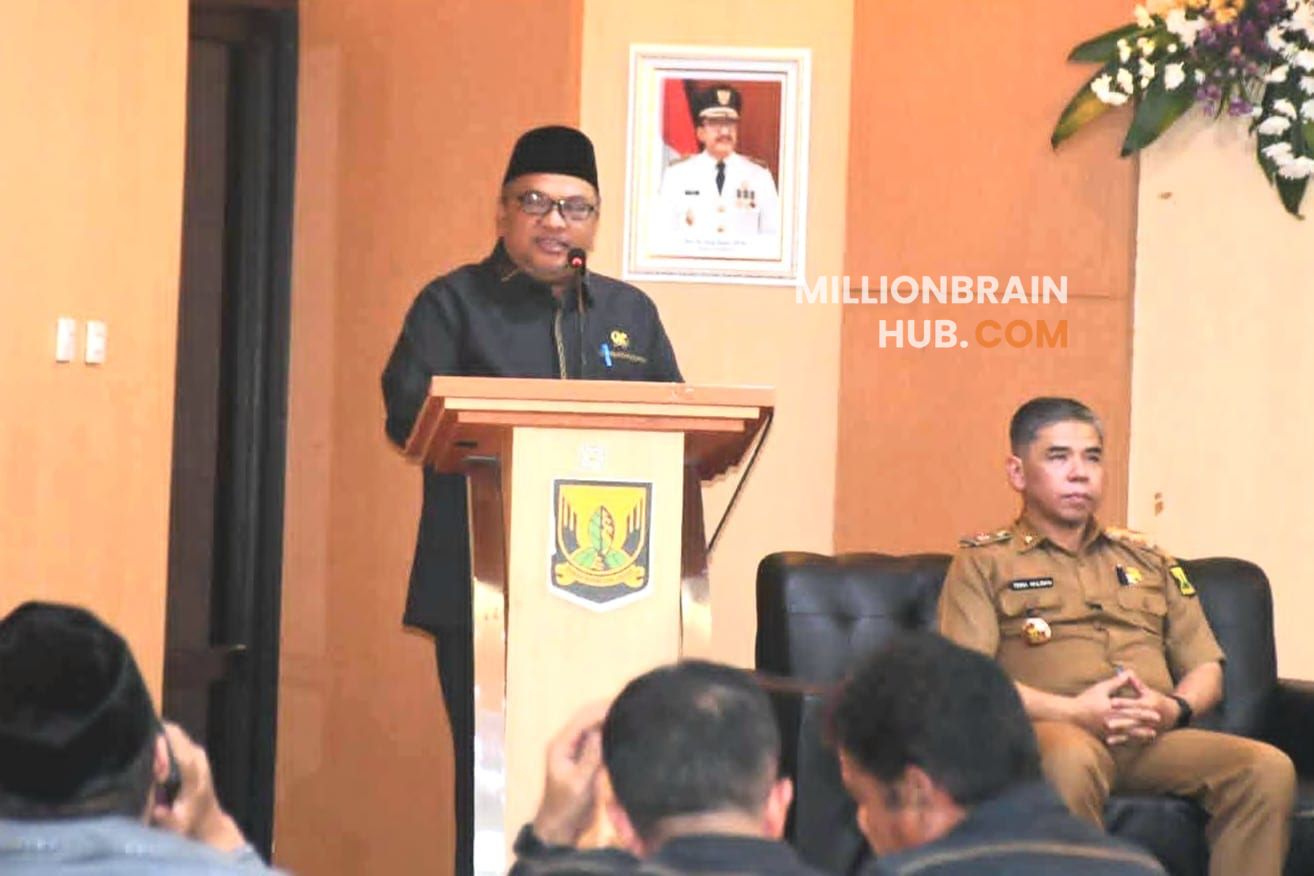 Ketua DPRD Kabupaten Sukabumi, Budi Azhar Mutawali, saat memberikan sambutan dalam Musrenbang RKPD 2027 di Bale Pangripta, Bapperida Kabupaten Sukabumi, Selasa (31/3/2026). |Foto: dokpim