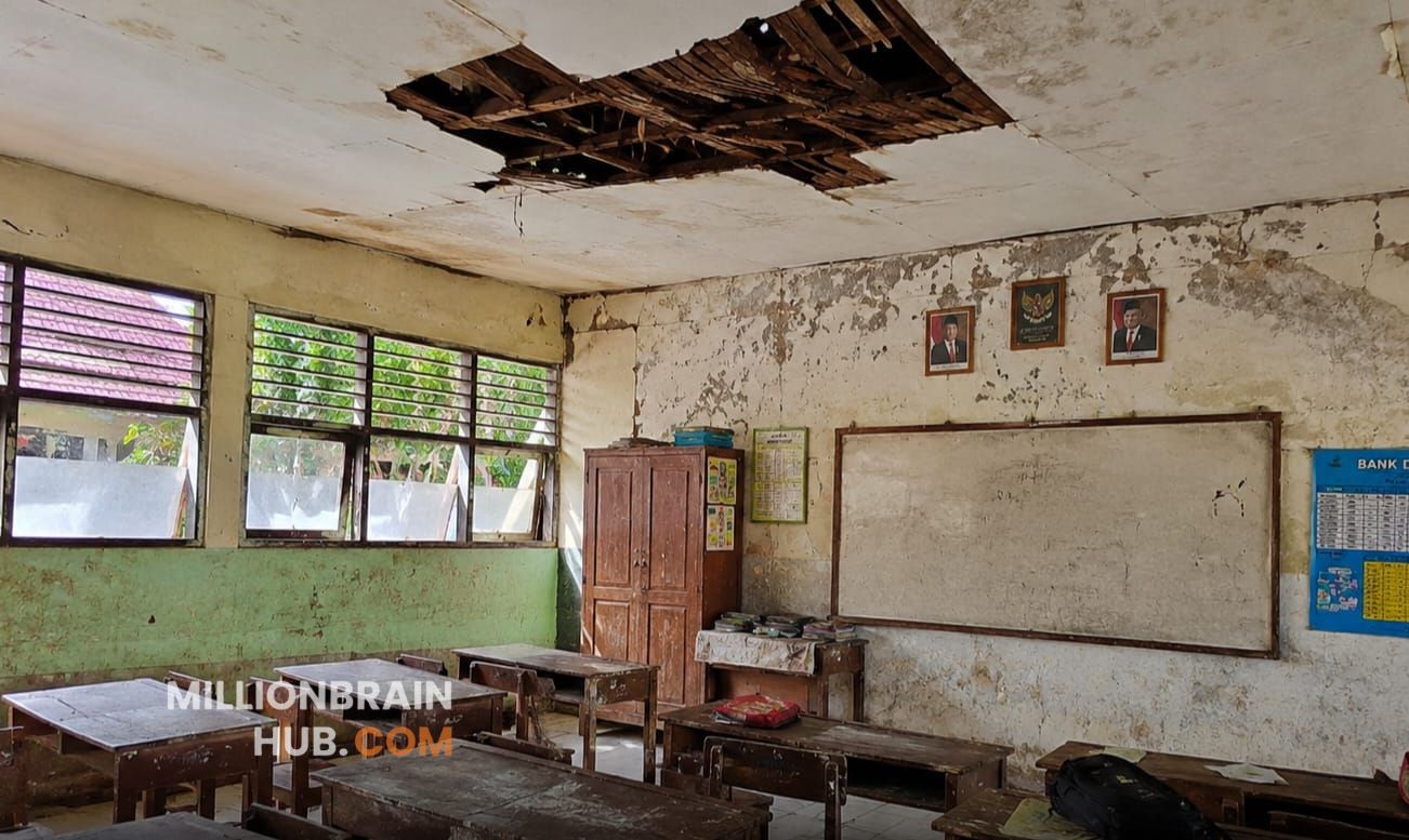 Ilustrasi bangunan sekolah rusak.
