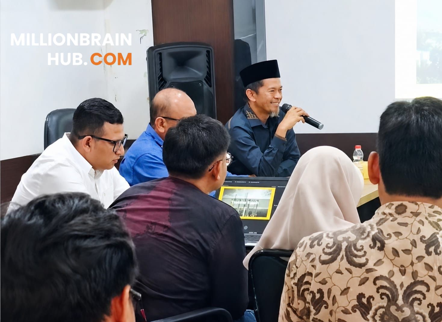 Komisi I DPRD Kabupaten Sukabumi menggelar evaluasi kepatuhan perusahaan menara telekomunikasi di kantor DPMPTSP Kabupaten Sukabumi. |Foto: fpks