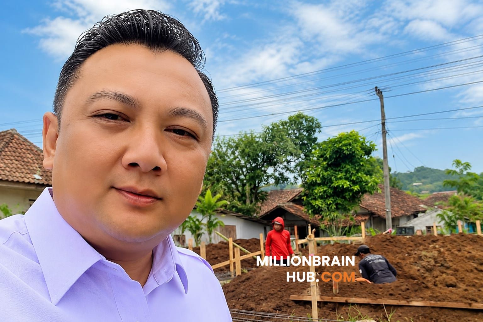 Kepala Desa Pawenang, Hilman Nulhakim. |Foto: ist