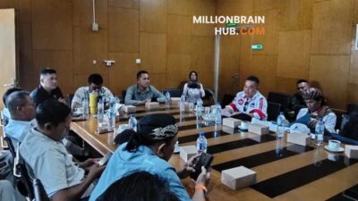 Komisi IV DPRD Kabupaten Sukabumi menerima audiensi LSM Gapura di aula Kantor Dinas Perhubungan Kabupaten Sukabumi, Kamis (23/4/2026). |Foto: ist