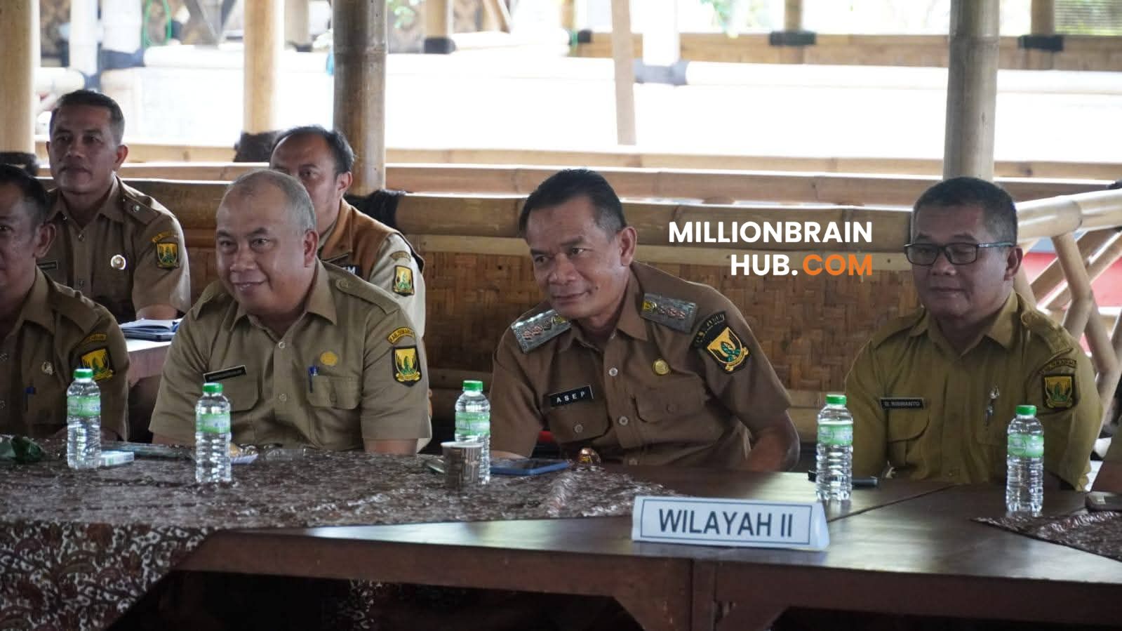 Para camat saat menghadiri Muscab Asosiasi Perangkat Kecamatan Seluruh Indonesia (Apekkasi) Kabupaten Sukabumi di Saung Hegar Rizky, Selasa (5/4/2026). |Foto: ist