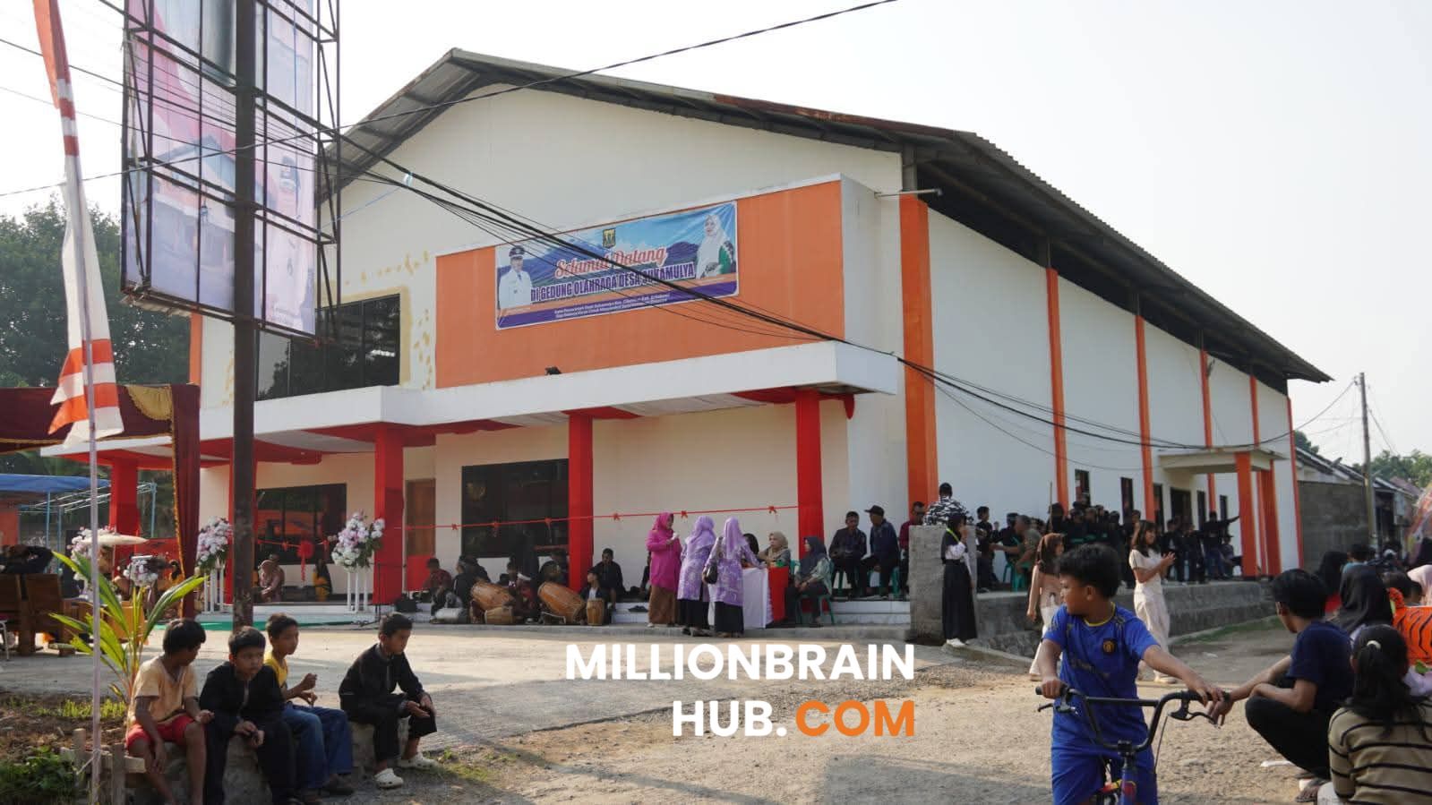 Gedung serbaguna di Kampung Kebonjeruk, RT 03/01 Desa Sukamulya Kecamatan Cikembar. |Foto: ist