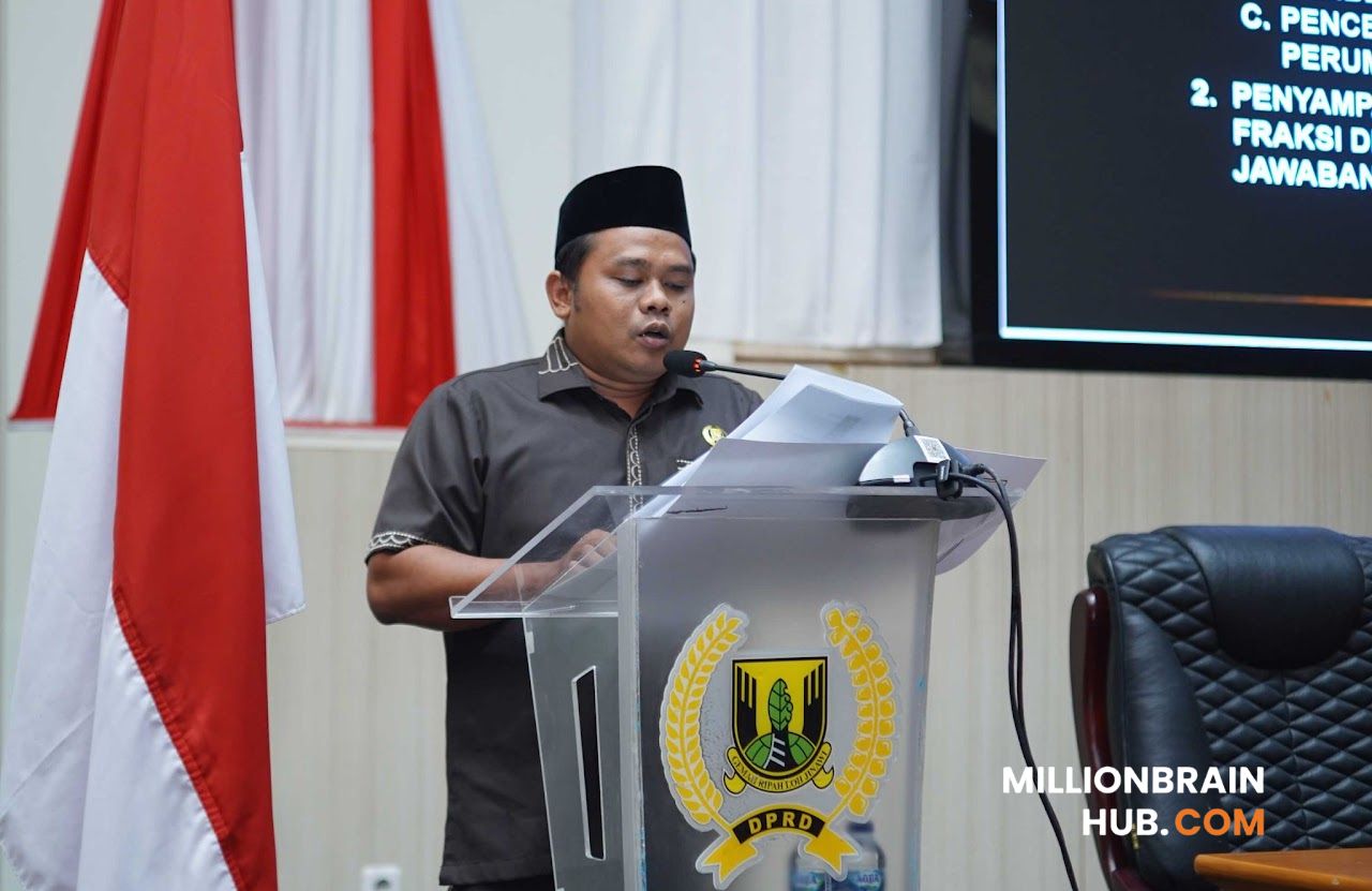 Anggota Fraksi PKB DPRD Kabupaten Sukabumi, Saepul Rahman, saat menyampaikan pandangan fraksi di rapat paripurna DPRD Kabupaten Sukabumi, Selasa (23/6/2026)