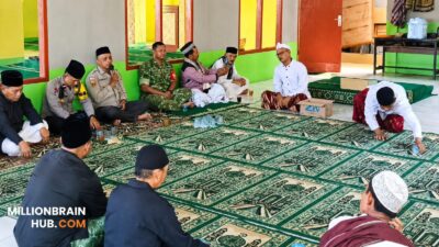 Pemerintah Kelurahan Cibadak, Kecamatan Cibadak, terus memperkuat kedekatan dengan masyarakat melalui program Jumat Keliling (Jumling). |Foto: ist