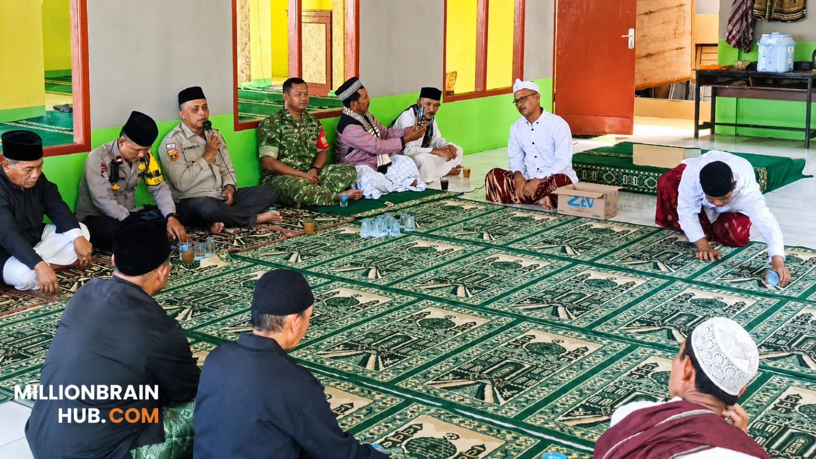 Pemerintah Kelurahan Cibadak, Kecamatan Cibadak, terus memperkuat kedekatan dengan masyarakat melalui program Jumat Keliling (Jumling). |Foto: ist