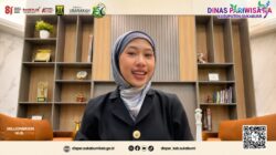 Mojang Kabupaten Sukabumi Tahun 2024, Lalitya Vinanggie Rahayu Andiri, saat menyampaikan hasil pendapatan retribusi mewakili Dinas Pariwisata Kabupaten Sukabumi. |Foto: dispar