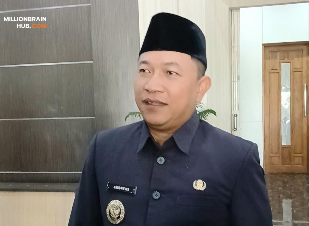 Wakil Bupati Sukabumi H Andreas, usai menghadiri rapat paripurna di gedung DPRD Kabuoaten Sukabumi, Senin 10 Agustus 2026. |Foto: Ade