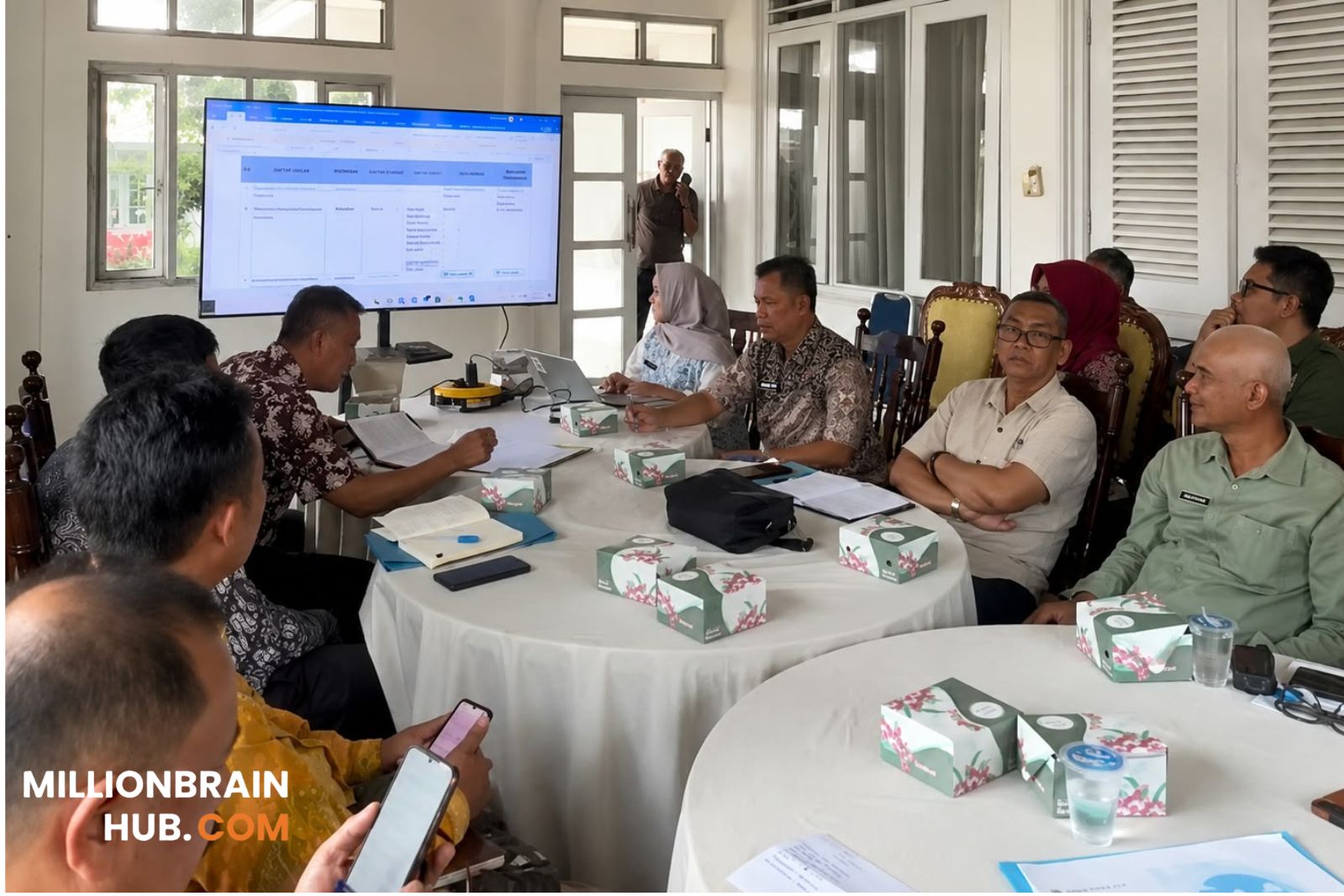 Suasana rapat persiapan Verifikasi dan Validasi Pembangunan Fisik Gerai, Pergudangan, dan Kelengkapan KD/KMP Kabupaten Sukabumi, Jumat (7/8/2026). |Foto: dkukm
