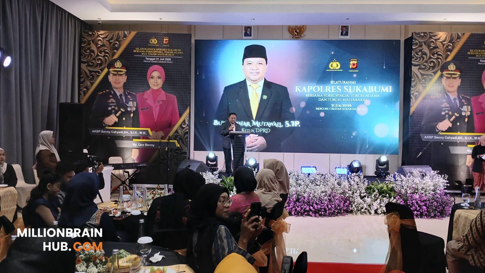 Ketua DPRD Kabupaten Sukabumi Budi Azhar Mutawali, menyampaikan sambutan saat silaturahmi Kapolres Sukabumi AKBP Benny Cahyadi, bersama Forkopimda, perangkat daerah, tokoh agama, tokoh masyarakat, dan berbagai unsur lainnya di Hotel Mercure, Kecamatan Nagrak, Jumat (31/7/2026). |Foto: dok