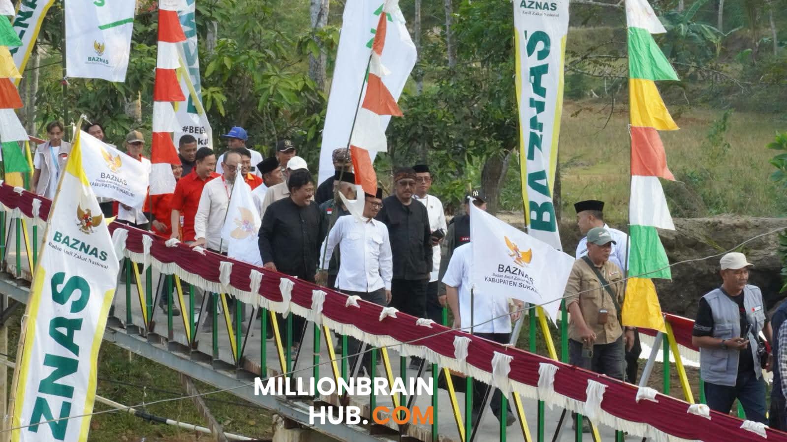 Jembatan penghubung antar desa diresmikan. |Foto: dok