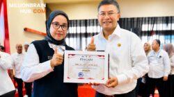 Kepala DKUKM Sukabumi Antar Daerah Raih Dua Penghargaan Bergengsi di Hari Koperasi Jabar