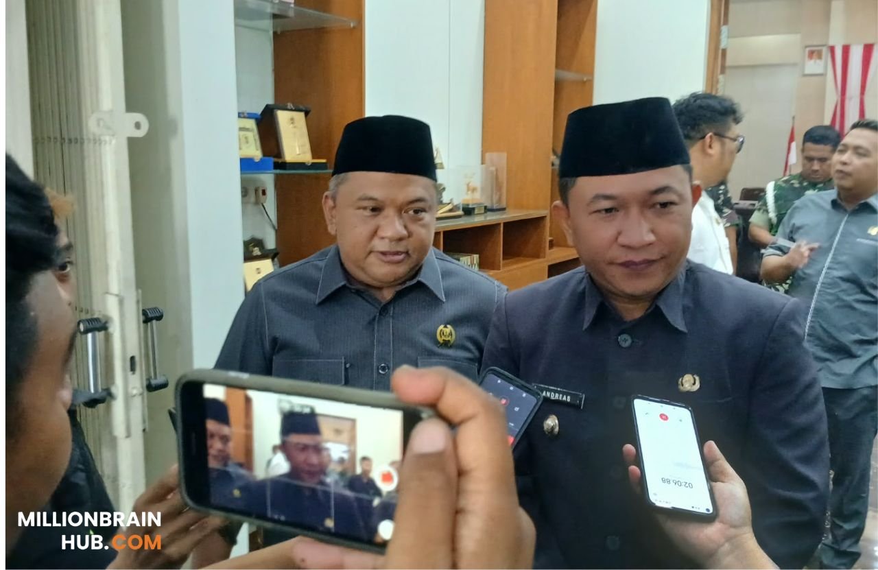 Ketua DPRD Kabupaten Sukabumi, Budi Azhar Mutawali, bersama Wakil Bupati Sukabumi H Andreas, saat ditemui usai sidang Paripurna ke-17 di Gedung Utama DPRD Kabupaten Sukabumi, Kamis (3/9/2026). |Foto: Ade