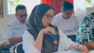 Kepala Dinas Koperasi dan Usaha Kecil Menengah (DKUKM) Kabupaten Sukabumi Sri Hastuty Harahap menghadiri Rapat Kerja bersama Komisi III DPRD Kabupaten Sukabumi pada Rabu (9/9/2026). foto : dkum