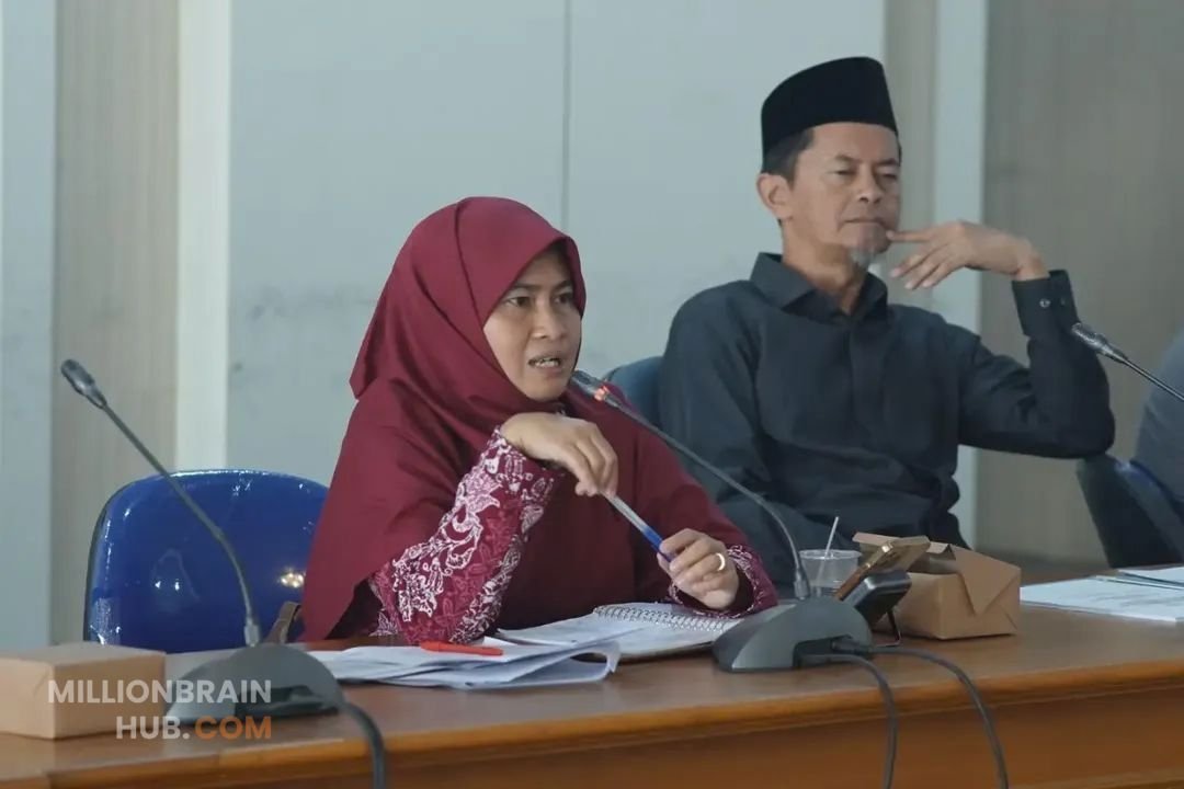 Anggota Fraksi PKS, Leni Liawati, saat memberikan pandangan. |Foto: ist